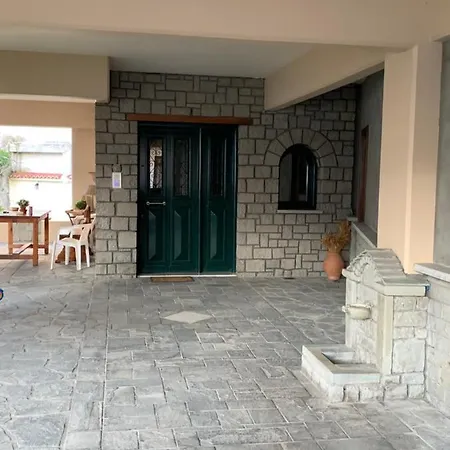 Divine Meteora Luxury Midtown Apartment Kalambaka Extérieur photo